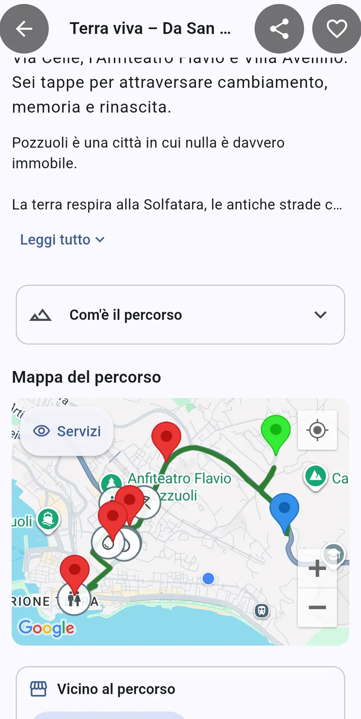 Schermata reale di un itinerario in Local Radar a Pozzuoli: sopra il racconto del percorso («Sei tappe per attraversare cambiamento, memoria e rinascita»), sotto la mappa del percorso con il tracciato verde, le tappe segnate in rosso e l’Anfiteatro Flavio.